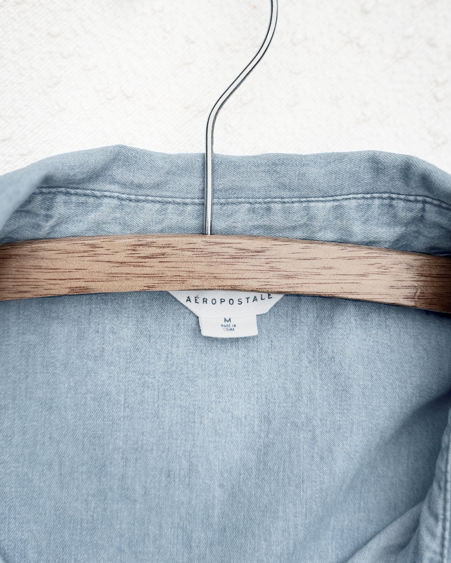 Aéropostale Denim Snap Crop Tie Shirt (M)