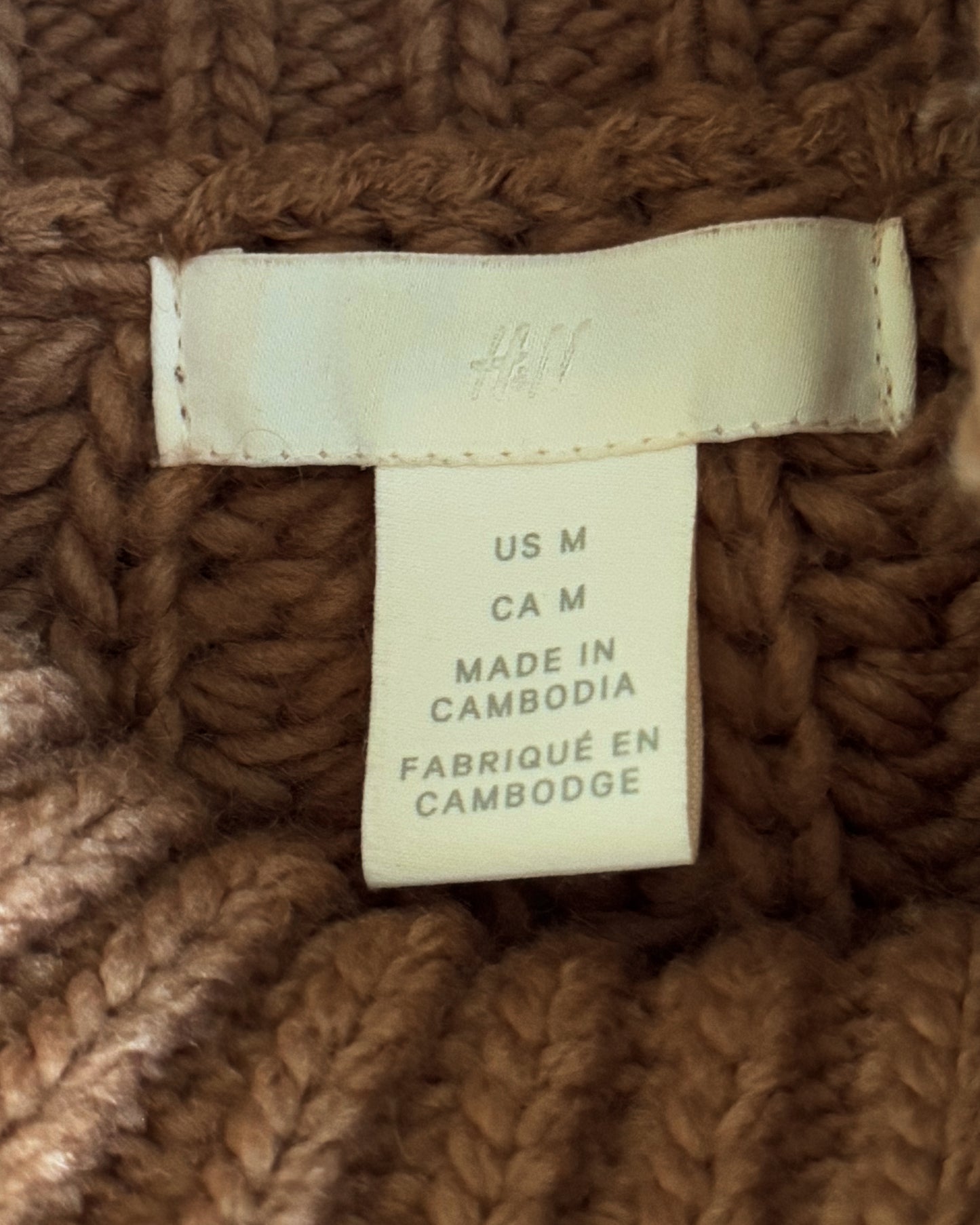 Chunky Oversized Cable Knit Sweater (M)