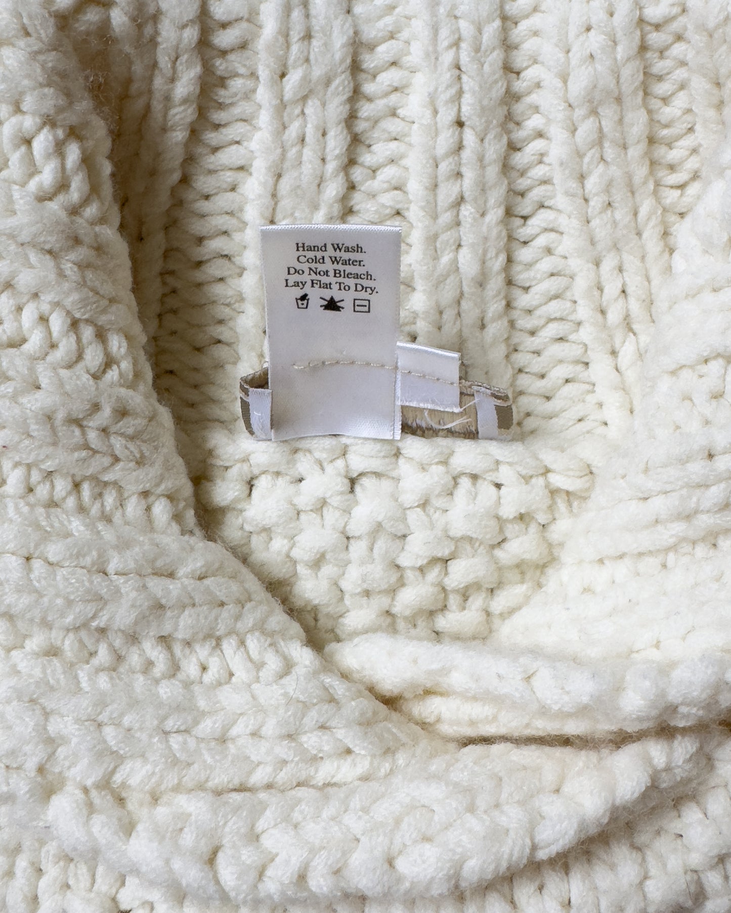 Cable-Knit Chunky Sweater (M)