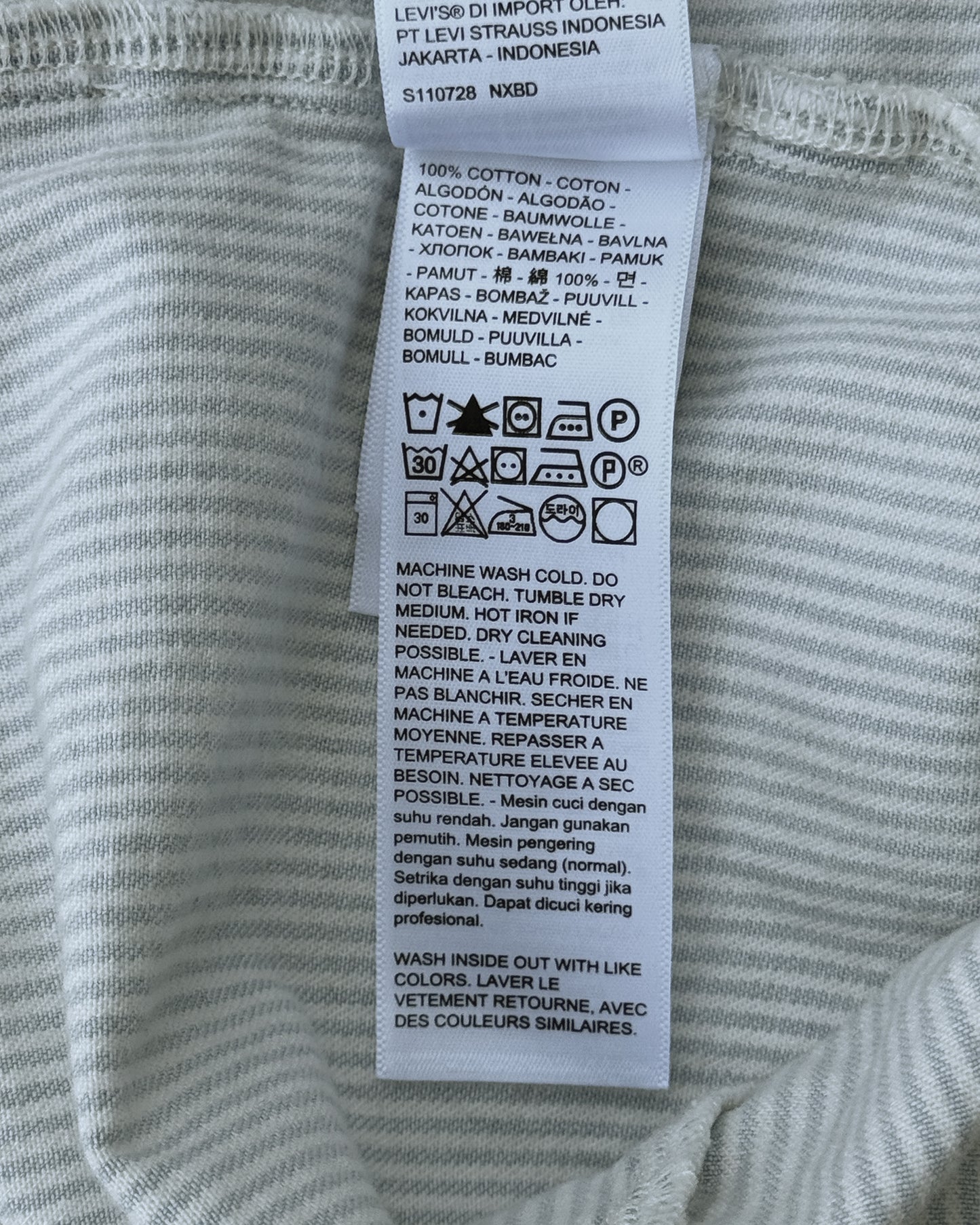 Levi's Short Sleeve Top (L)