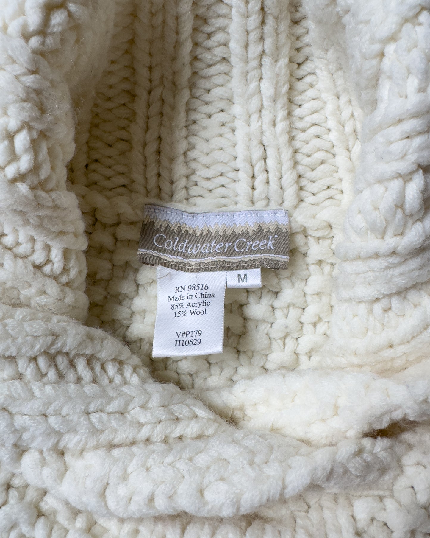 Cable-Knit Chunky Sweater (M)