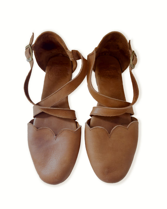 Balielf Handmade Scalloped Leather Flats (7.5)