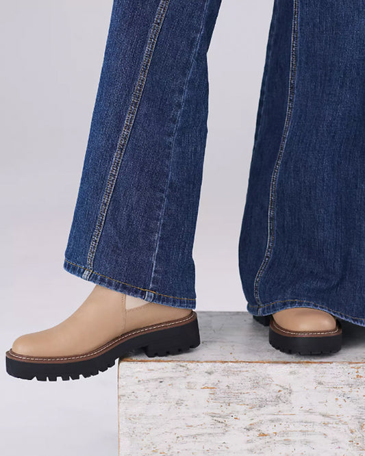 Sam Edelman Laguna Chelsea Boots (5.5)